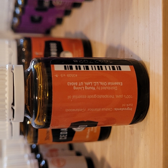 Cedarwood Essential Oil *New* - Picture 3 of 3